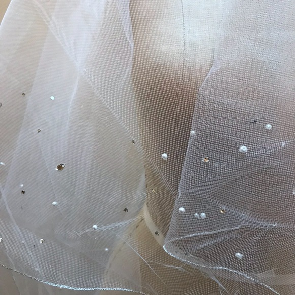 Bridal Veil MALIS HENDERSON  NEW White with Swarovski Crystals, Silver edge. - Picture 4 of 9